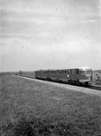 151347 Afbeelding van een diesel-electrisch treinstel DE 2 (serie 61-106 / Blauwe Engel, vermoedelijk treinstel nr. 61) ...